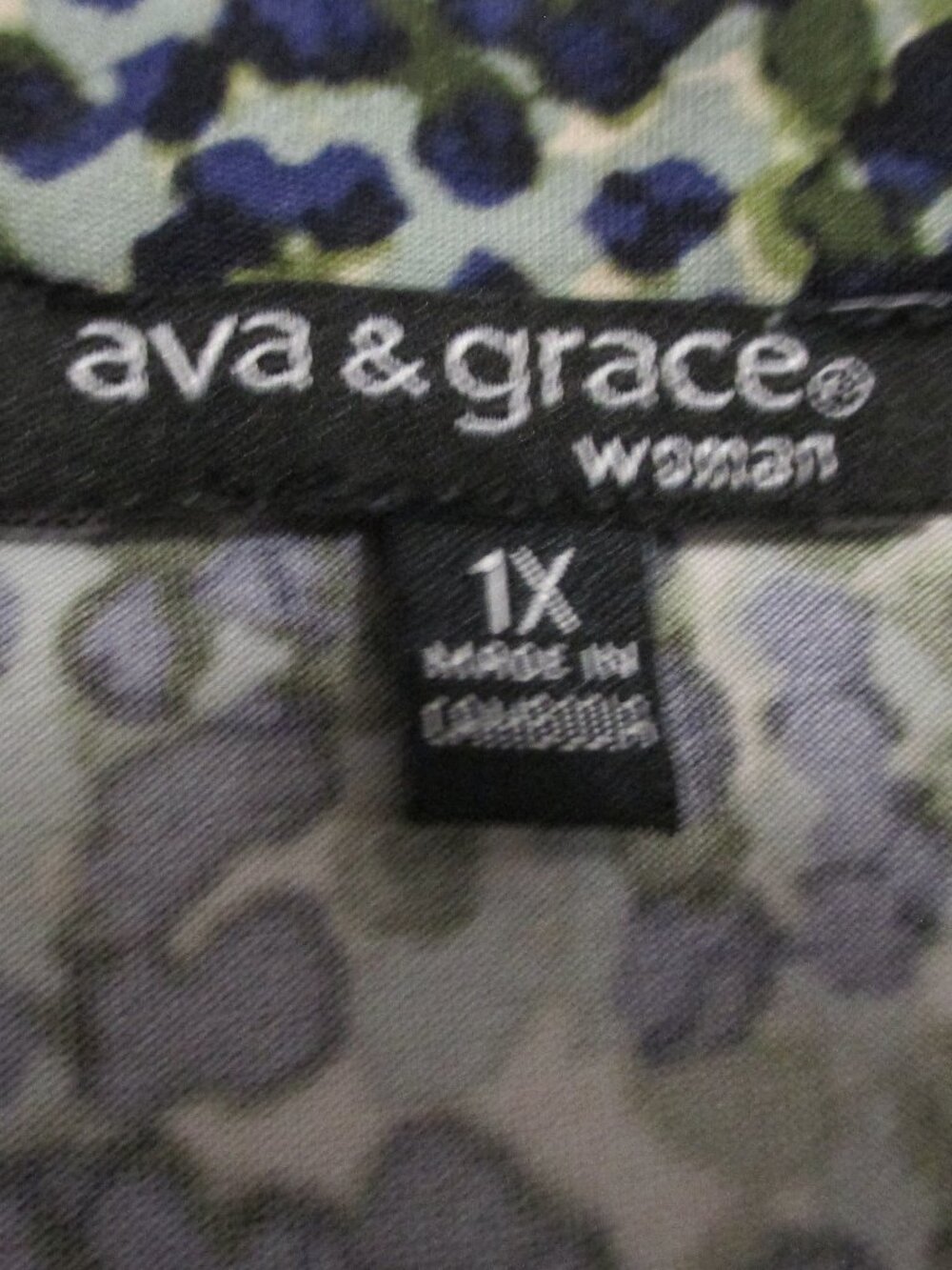 Ava & Grace top flowy stretchy lightweight V neck wash & wear size 1x - Picture 2 of 9
